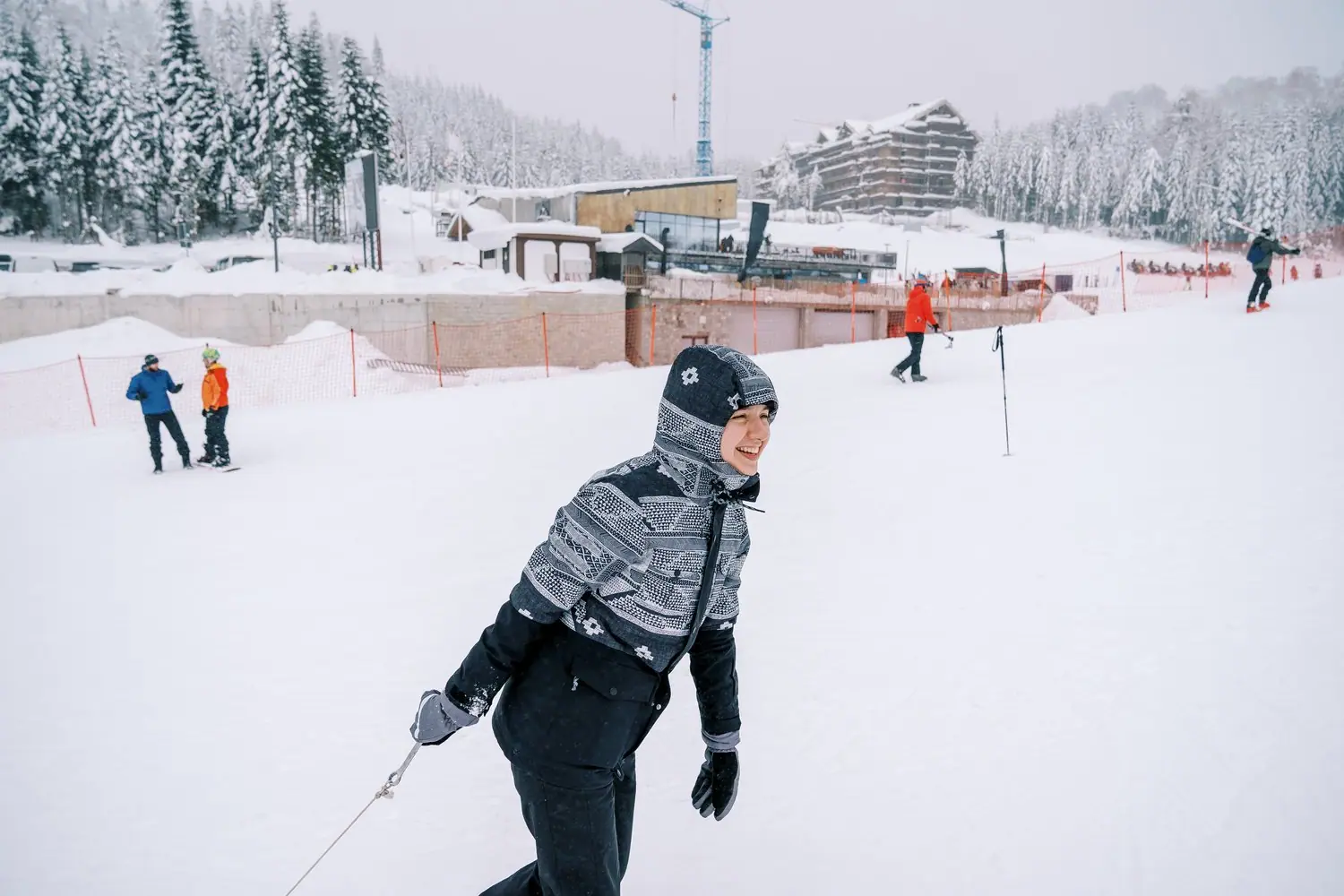 Sporty zimowe w mieście: gdzie trenować narciarstwo i snowboard