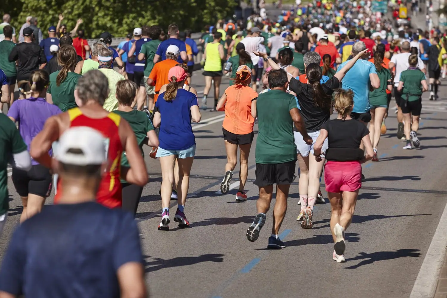 Miejskie biegi: jak przygotować się do pierwszego maratonu