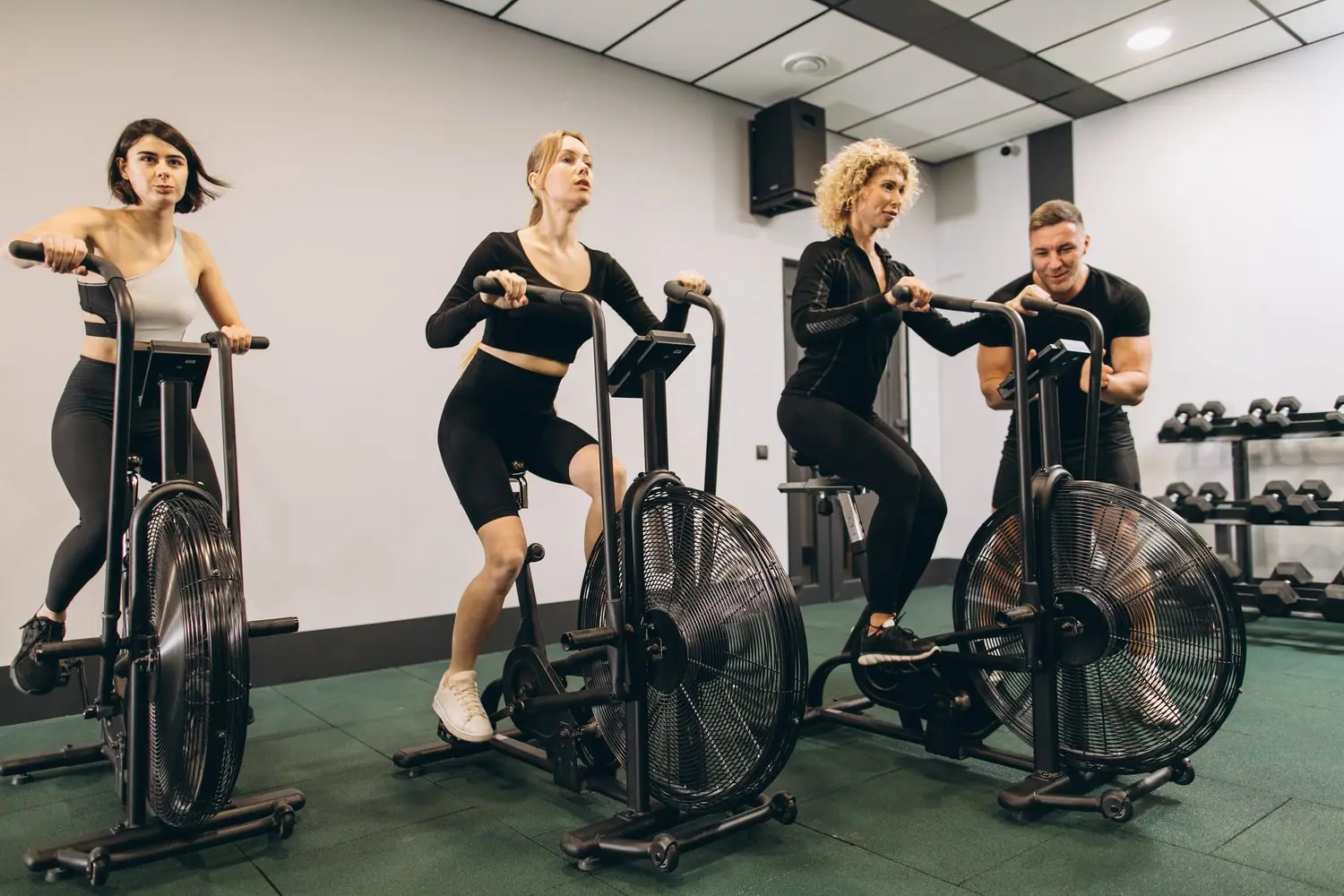Trening interwałowy: jak efektywnie spalać kalorie