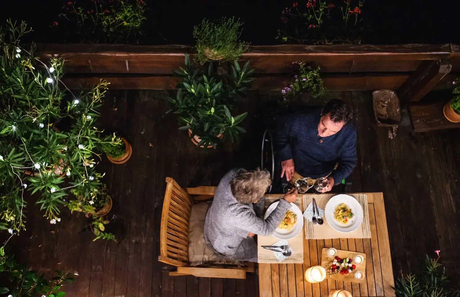 Restauracje z widokiem: najlepsze miejsca na romantyczną kolację